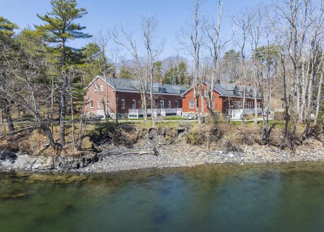 Property at 6 Quartermaster Ct, Portland, ME 04109, 3 beds, 2.5 baths