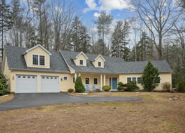 Property at 45 Beach Ave, Kennebunk, ME 04043, 4 beds, 2.5 baths