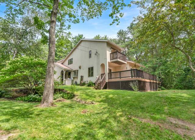 Property at 46 Willey Rd, Kennebunkport, ME 04046, 3 beds, 2.5 baths