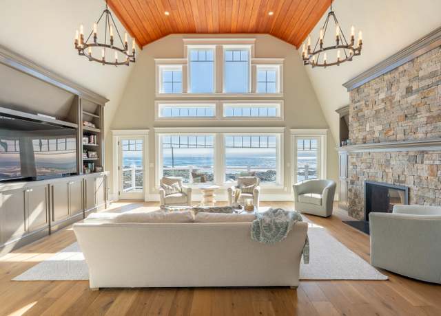 Property at 100 Fortunes Rocks Rd, Biddeford, ME 04005, 4 beds, 3.5 baths