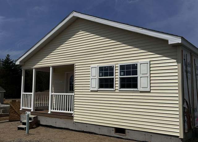 Property at 7 Friendship Ct, Berwick, ME 03901, 2 beds, 2 baths