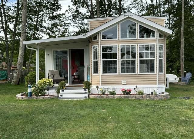 Property at 23 College Dr #16, Wells, ME 04090, 4 beds, 1 bath