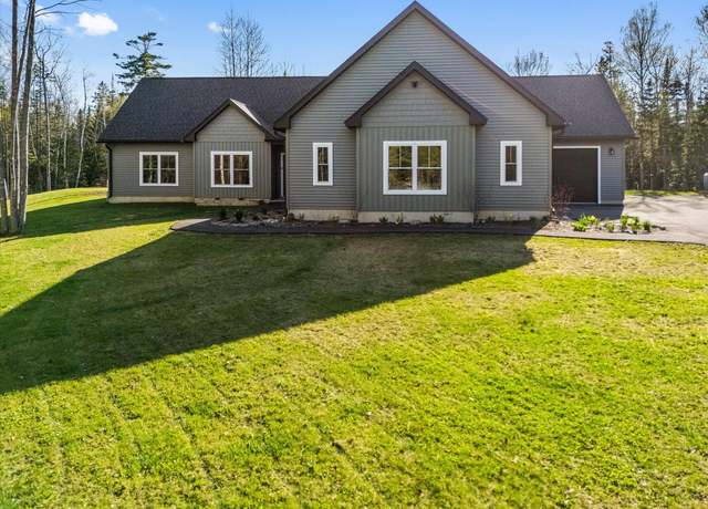 Property at 205 Skyline Rd, Bangor, ME 04401, 3 beds, 2.5 baths