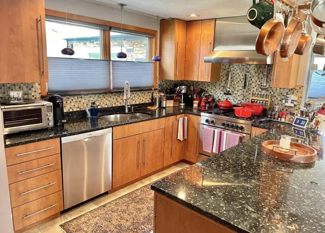 Property at 16 Howard Ave #16, Wells, ME 04090, 3 beds, 3 baths