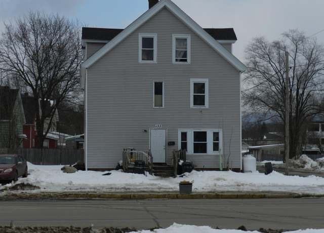 Property at 133 Rumford Ave, Rumford, ME 04276, 9 beds, 2 baths