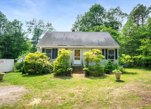 Property at 93 Bartlett Rd, Kittery, ME 03905, 4 beds, 2 baths
