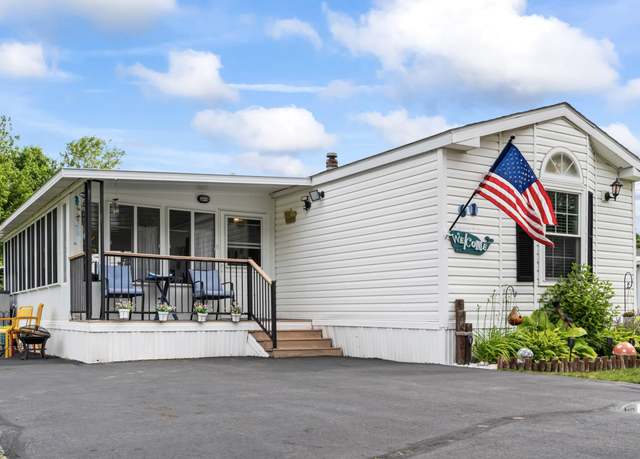 Property at 61 Poplar Park Dr, Wells, ME 04090, 2 beds, 2 baths