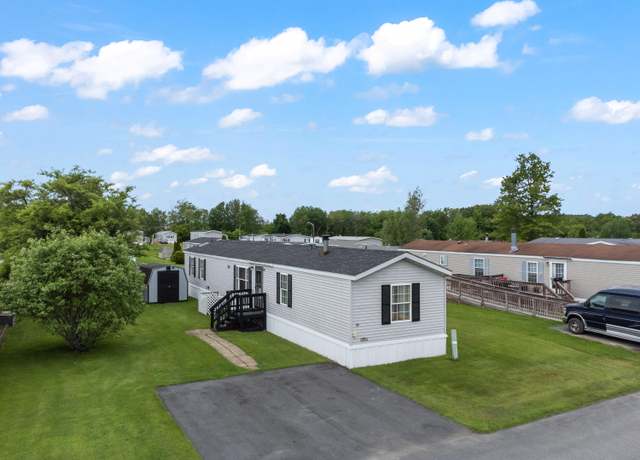 Property at 25 Katie Ave, Lewiston, ME 04240, 3 beds, 2 baths