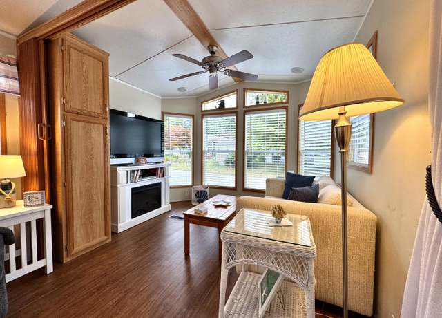 Property at 430 Post Rd #169, Wells, ME 04090, 1 bed, 1 bath