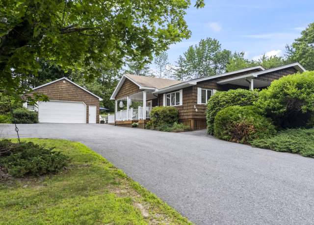 Property at 38 Tarr Ave, Lewiston, ME 04240, 3 beds, 1 bath