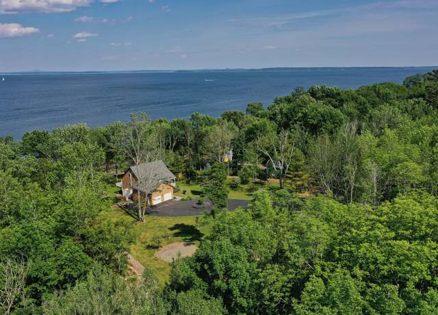 Property at 19 Glenview Ln, Belfast, ME 04915, 4 beds, 3.5 baths