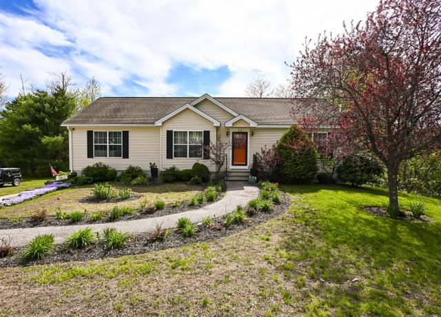 Property at 25 Ireland Dr, Berwick, ME 03901, 3 beds, 2 baths