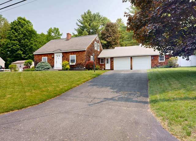 Property at 441 Lake St, Auburn, ME 04210, 2 beds, 1.5 baths