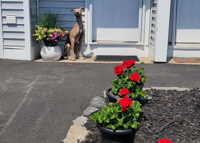 Property at 26 Walnut St Unit D5, Old Orchard Beach, ME 04064, 3 beds, 2.5 baths