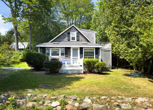 Property at 29 Thomas St, Camden, ME 04843, 2 beds, 1 bath