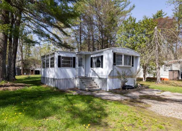 Property at 20 Heritage Dr, Eliot, ME 03903, 3 beds, 1 bath