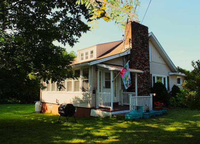 Property at 247 Burleigh Rd, Bangor, ME 04401, 3 beds, 2 baths