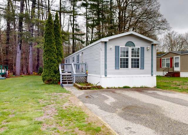 Property at 88 Tufton St, Brunswick, ME 04011, 2 beds, 1.5 baths