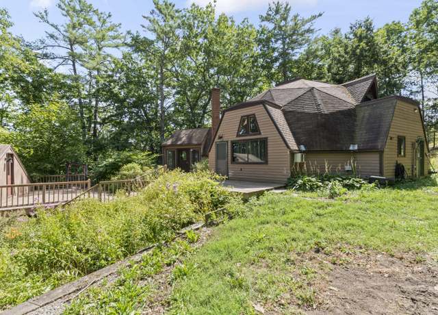 Property at 345 Route 133 Rte, Winthrop, ME 04364, 3 beds, 2 baths