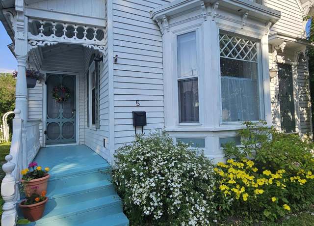 Property at 5 Purchase St, Rockland, ME 04841, 2 beds, 1.5 baths