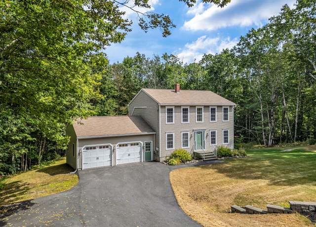 Property at 29 Pond Ridge Dr, Lewiston, ME 04240, 4 beds, 2 baths