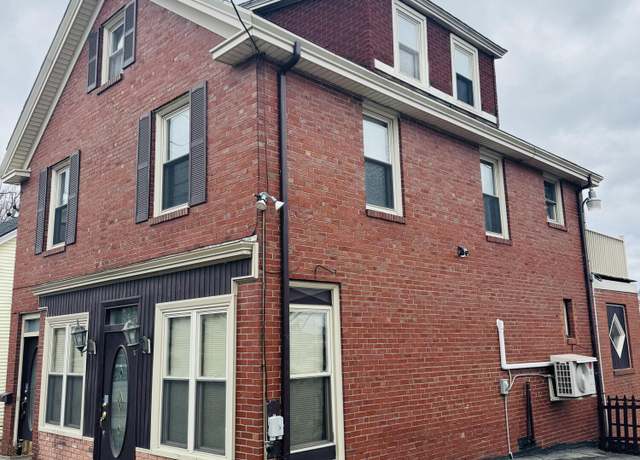 Property at 43 State St, Brewer, ME 04412, 3 beds, 2.5 baths