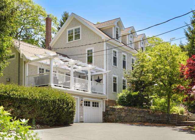 Property at 66 S South Main St, Kennebunkport, ME 04046, 5 beds, 4.5 baths