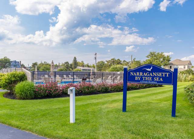 Property at 143 Beach Ave #203, Kennebunk, ME 04043, 2 beds, 2.5 baths
