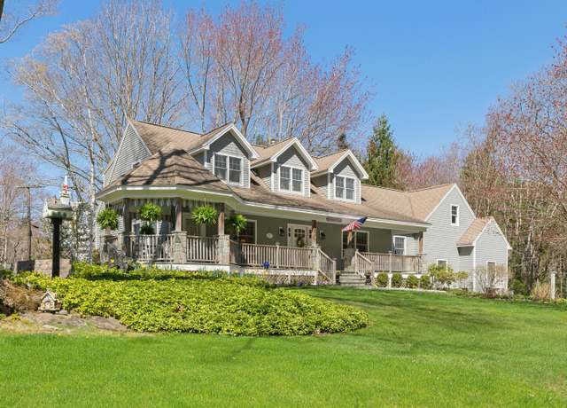 Property at 59 Beach Ave, Kennebunk, ME 04043, 3 beds, 2.5 baths