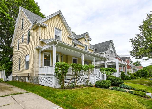 Property at 18 Colonial Rd #18, Portland, ME 04102, 3 beds, 1 bath