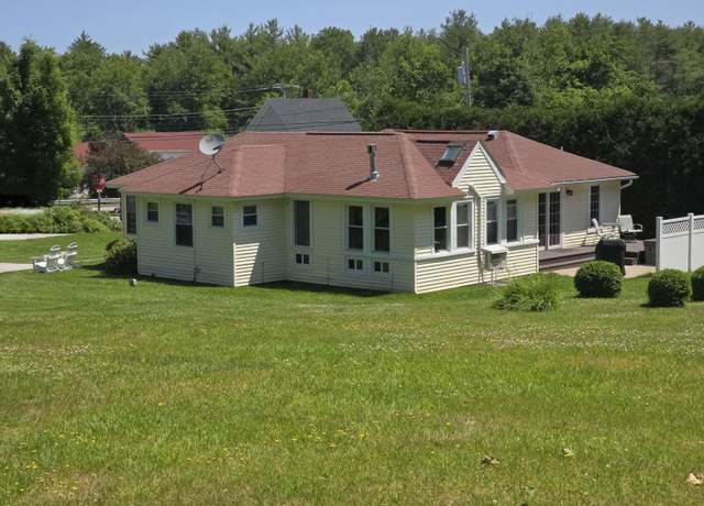 Property at 135 Hotel Rd, Auburn, ME 04210, 3 beds, 1 bath
