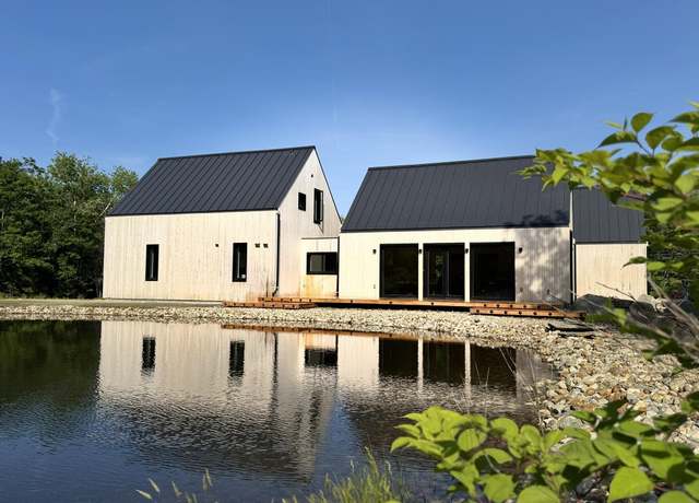 Property at 11 Iron Bluff Rd, Lincolnville, ME 04849, 3 beds, 2.5 baths
