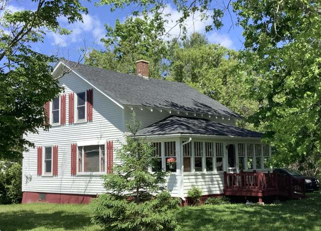 Property at 25 Columbia Ave, Fort Fairfield, ME 04742, 3 beds, 1.5 baths