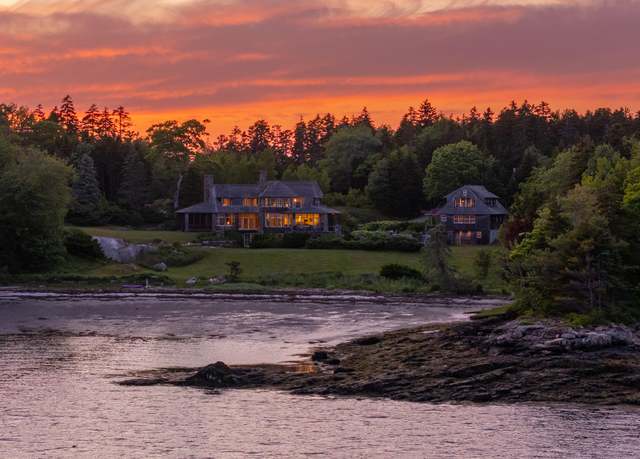 Property at 10 Cromwell Cove Rd, Harpswell, ME 04079, 5 beds, 5 baths
