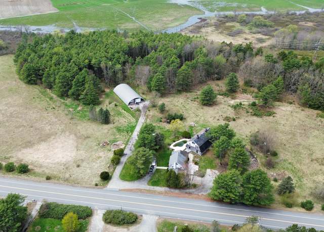Property at 210 Augusta Rd, Topsham, ME 04086, 3 beds, 2.5 baths