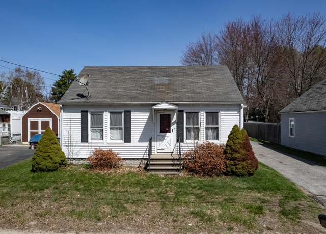 Property at 867 Minot Ave, Auburn, ME 04210, 3 beds, 1 bath