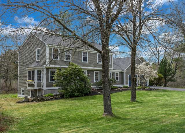 Property at 249 Oakwood Dr, Yarmouth, ME 04096, 4 beds, 2.5 baths