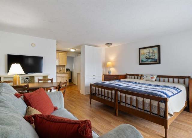 Property at 35 Main St #8, Ogunquit, ME 03907, 1 bed, 2 baths