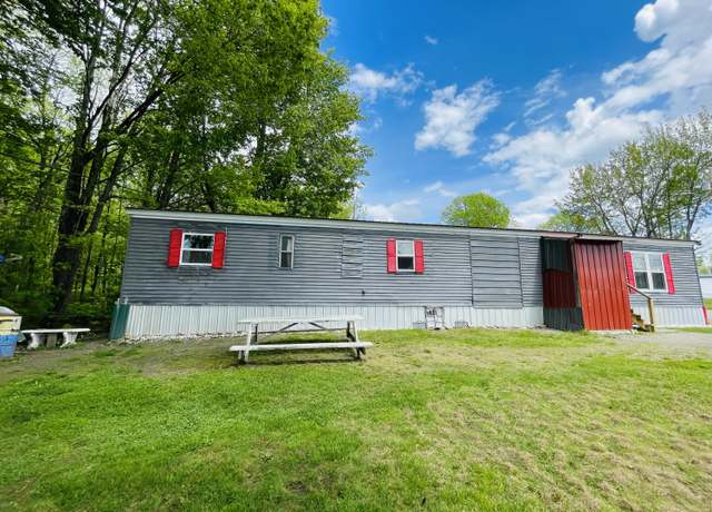 Property at 10 Cindy Ln, Dexter, ME 04930, 2 beds, 1 bath