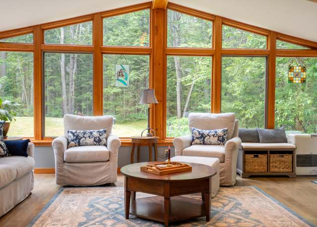 Property at 260 Coombs Rd, Brunswick, ME 04011, 3 beds, 1 bath
