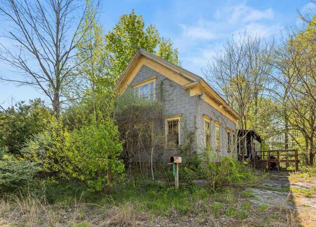 Property at 286 School St, Berwick, ME 03901, 3 beds, 1 bath