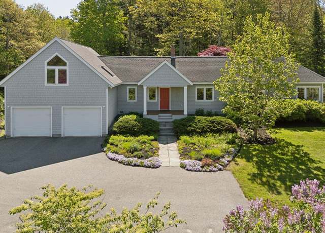 Property at 27 Dipper Cove Rd, Harpswell, ME 04066, 4 beds, 2 baths