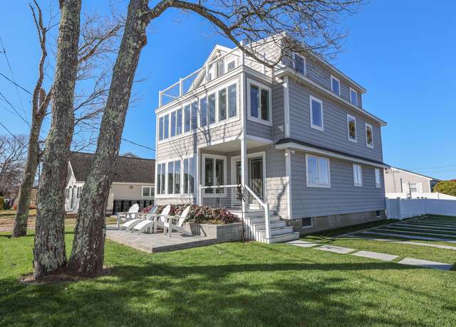 Property at 167 S Tibbetts Ave, Wells, ME 04090, 3 beds, 3 baths