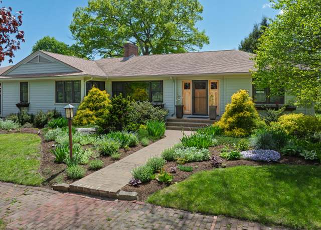 Property at 69 Brookside Rd, Portland, ME 04103, 3 beds, 2.5 baths