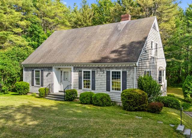 Property at 121 Woodville Rd, Falmouth, ME 04105, 4 beds, 2 baths