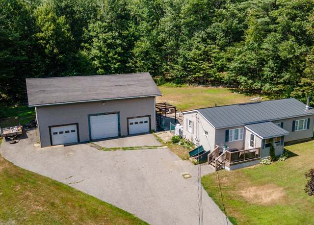 Property at 240 Middle Rd, Augusta, ME 04330, 4 beds, 2 baths