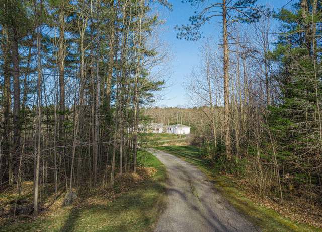 Property at 40 Smiling Acres Dr, Freeport, ME 04032