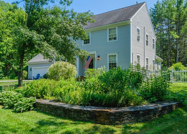 Property at 1 Geary Way, Falmouth, ME 04105, 3 beds, 2.5 baths