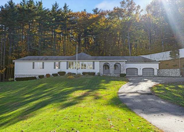 Property at 5 Trix Ln, Biddeford, ME 04005, 3 beds, 2.5 baths