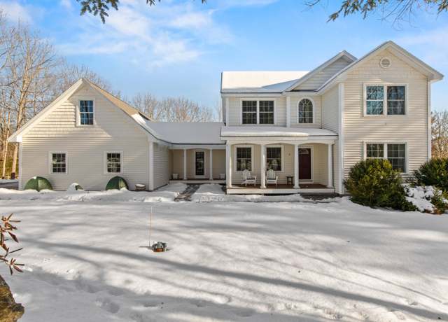 Property at 28 Acorn Ridge Rd, Freeport, ME 04032, 5 beds, 3.5 baths